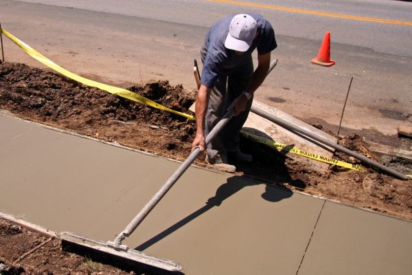 Cost of Sidewalk Pouring in Huntersville